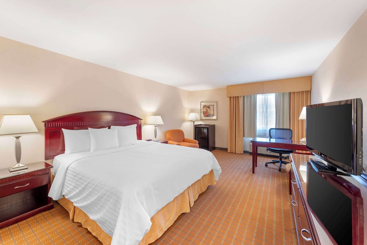 Caja fuerte, escritorio, espacio para trabajar con un portátil