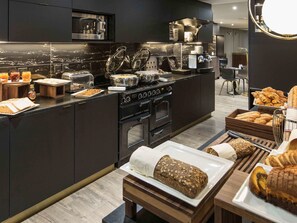 Dagelijks ontbijtbuffet (EUR 19 per persoon)