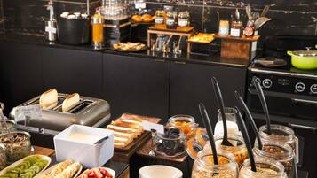 Daily buffet breakfast (EUR 19.50 per person)