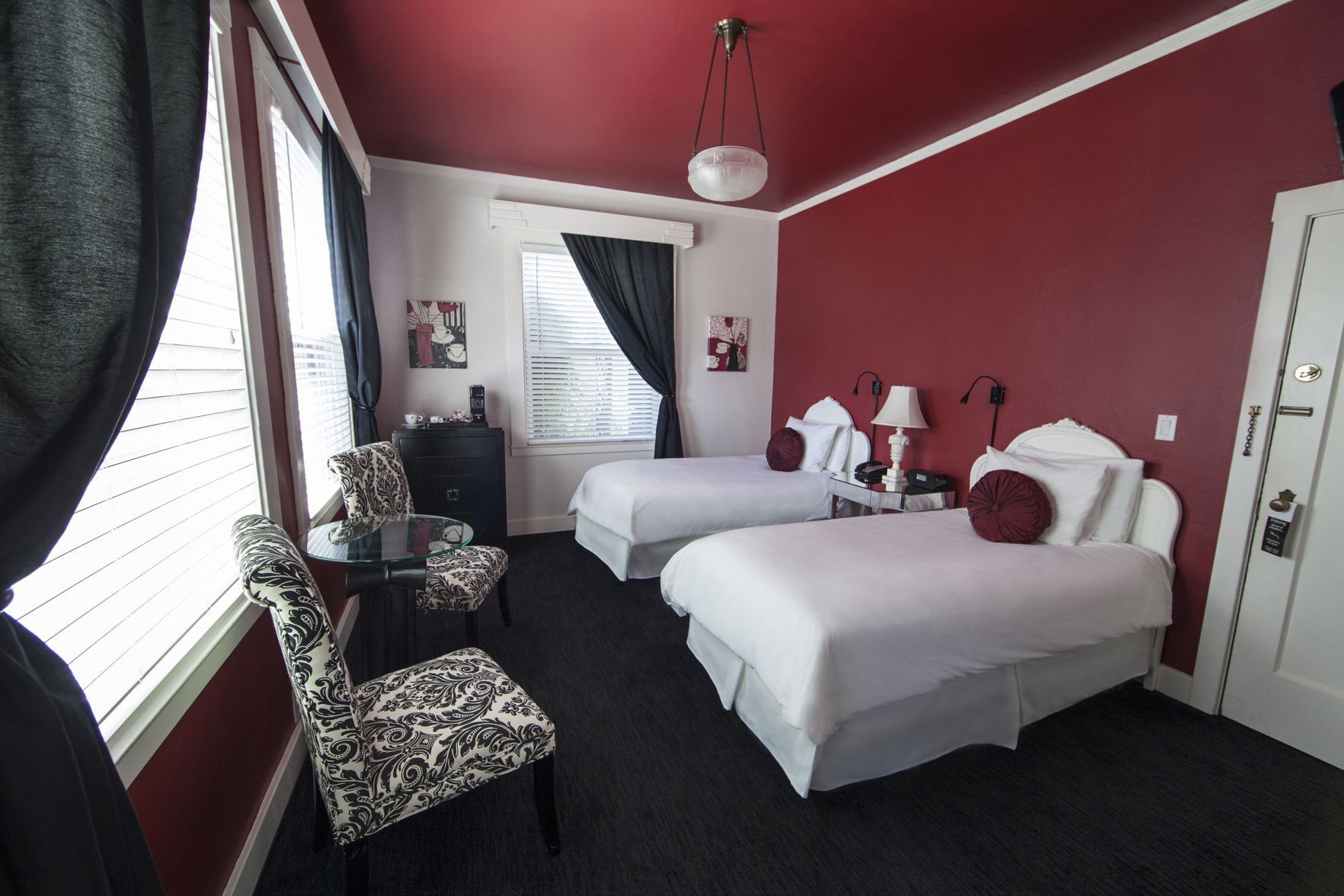 Allergitestet sengetøy, dundyner og senger med overmadrass