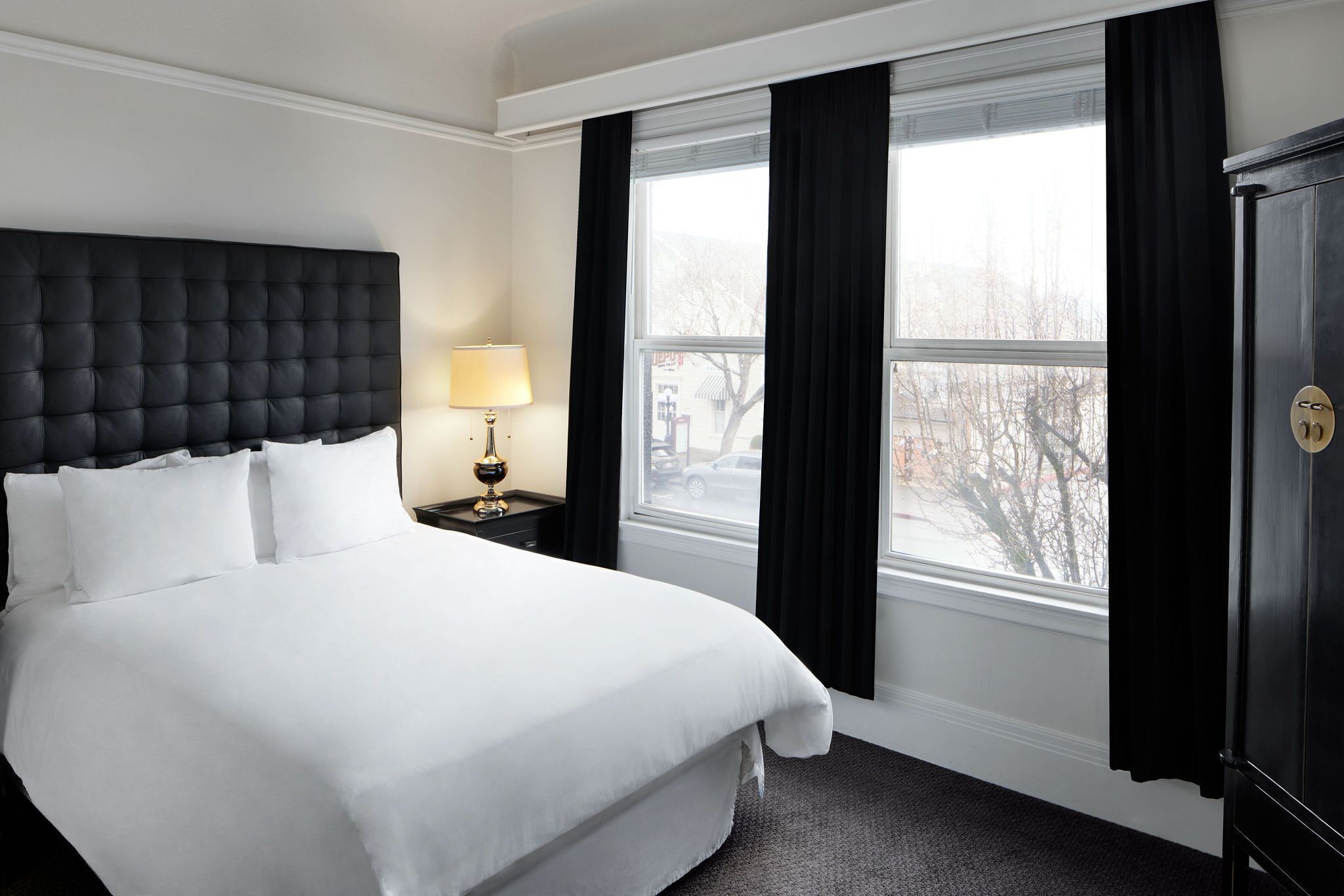 suite, 1 queen bed, balcony | 1 bedroom, hypo-allergenic bedding, down duvets, pillow-top beds