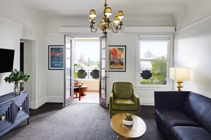 Suite, 1 Queen Bed, Balcony | Hypo-allergenic bedding, down comforters, pillowtop beds, in-room safe - Mount View Hotel & Spa (Calistoga)