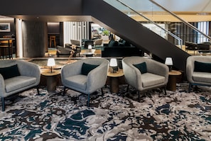 Lobby sitting area - Crowne Plaza Auckland by IHG (Auckland)