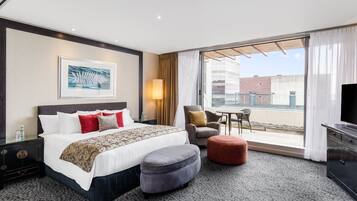 1 bedroom, Egyptian cotton sheets, premium bedding, in-room safe