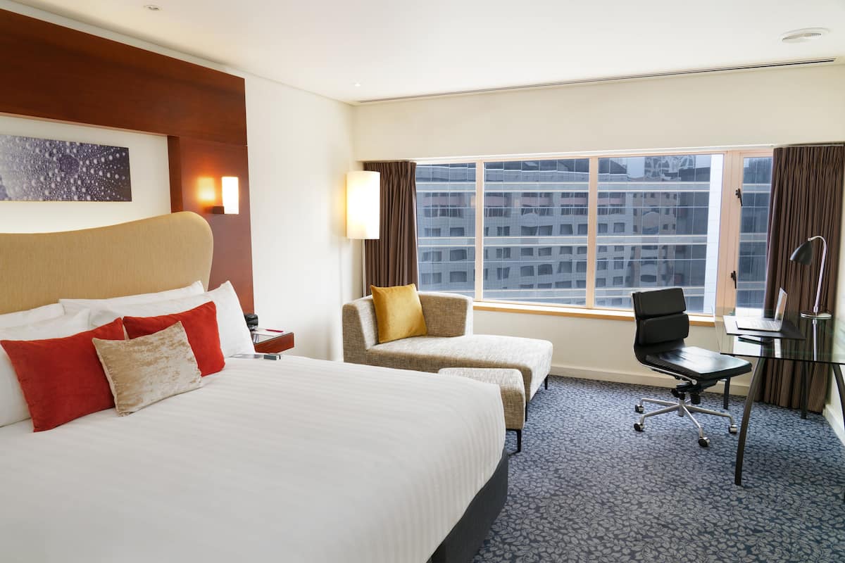 Standard Room, 1 King Bed, City View (High Floor) | 1 bedroom, Egyptian cotton sheets, premium bedding, in-room safe