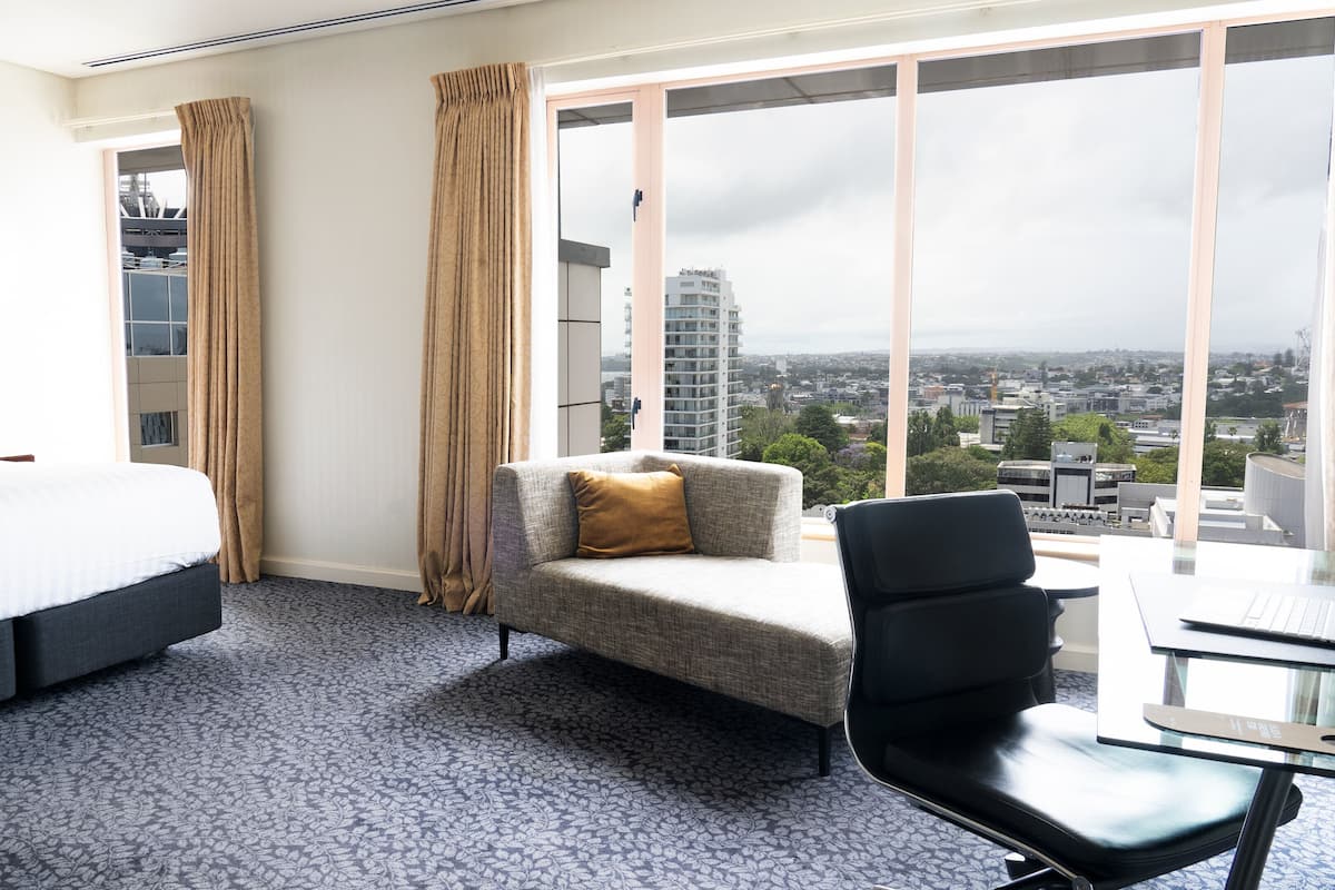 1 bedroom, Egyptian cotton sheets, premium bedding, in-room safe