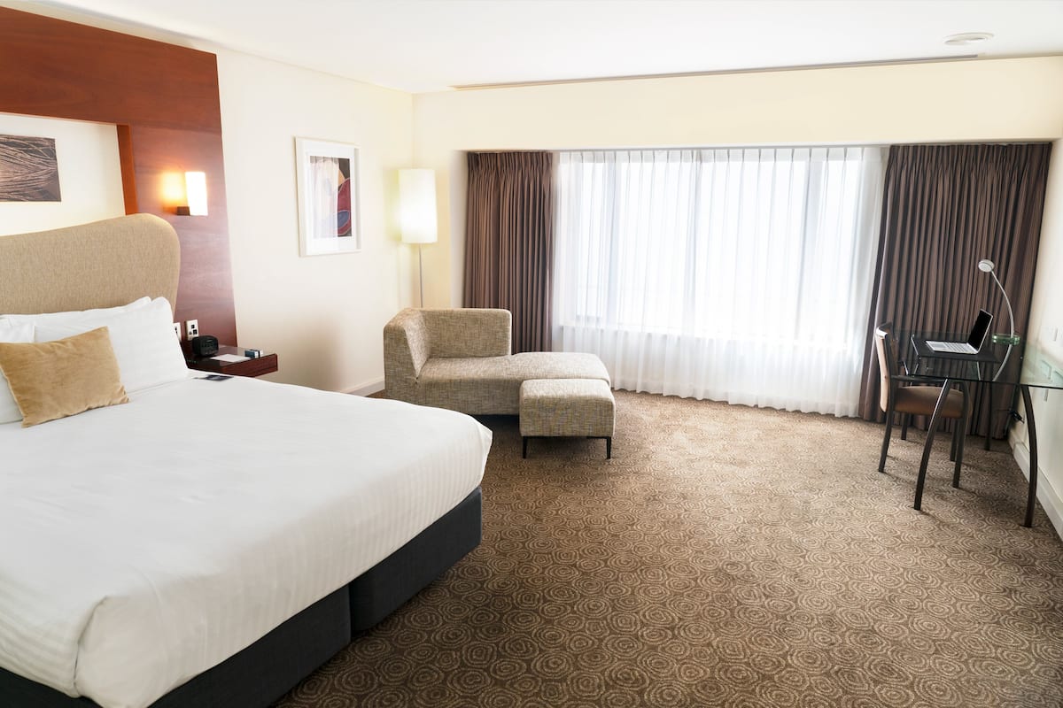 1 bedroom, Egyptian cotton sheets, premium bedding, in-room safe