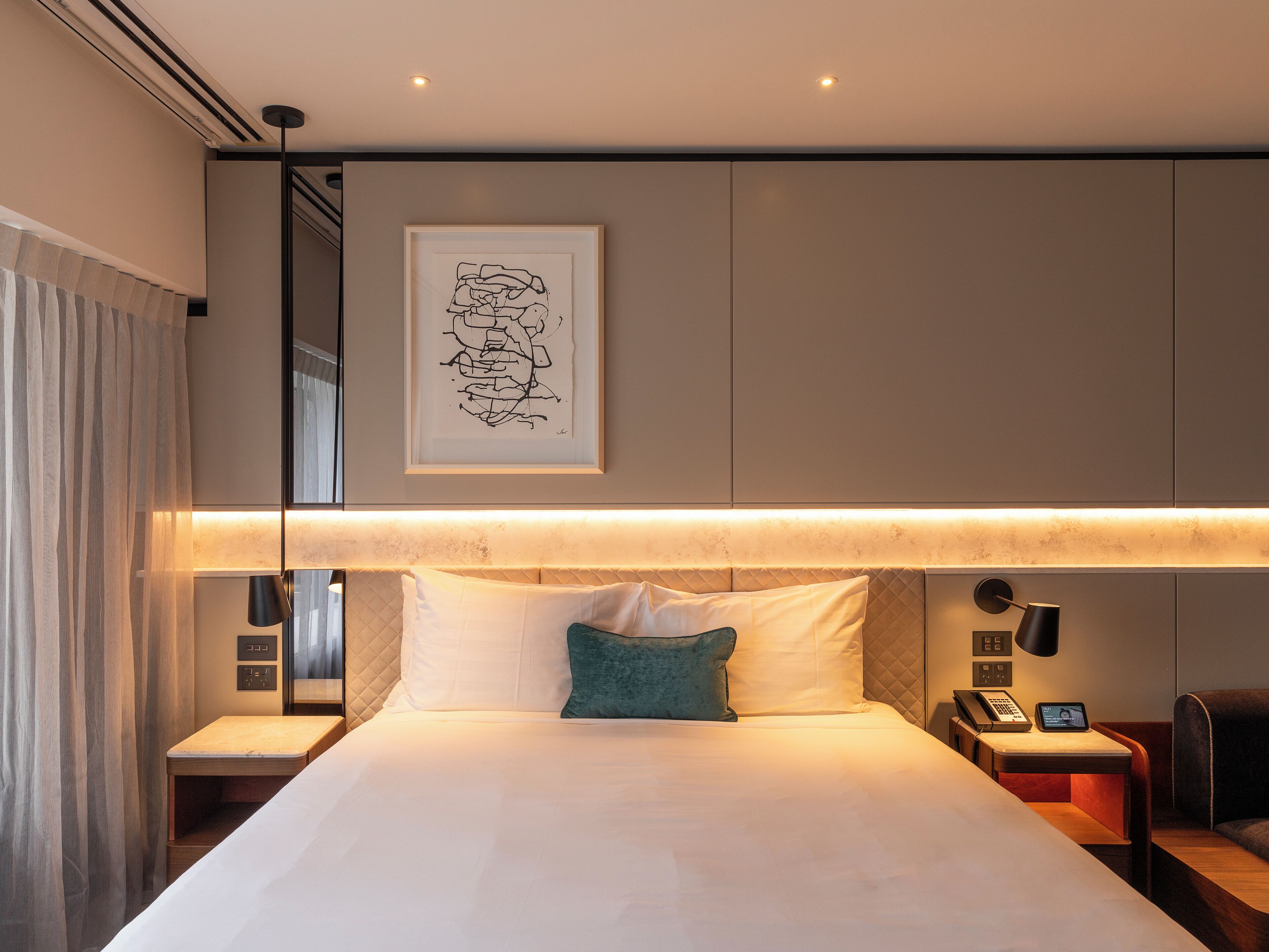 Premium Room, 1 King Bed | 1 bedroom, Egyptian cotton sheets, premium bedding, in-room safe