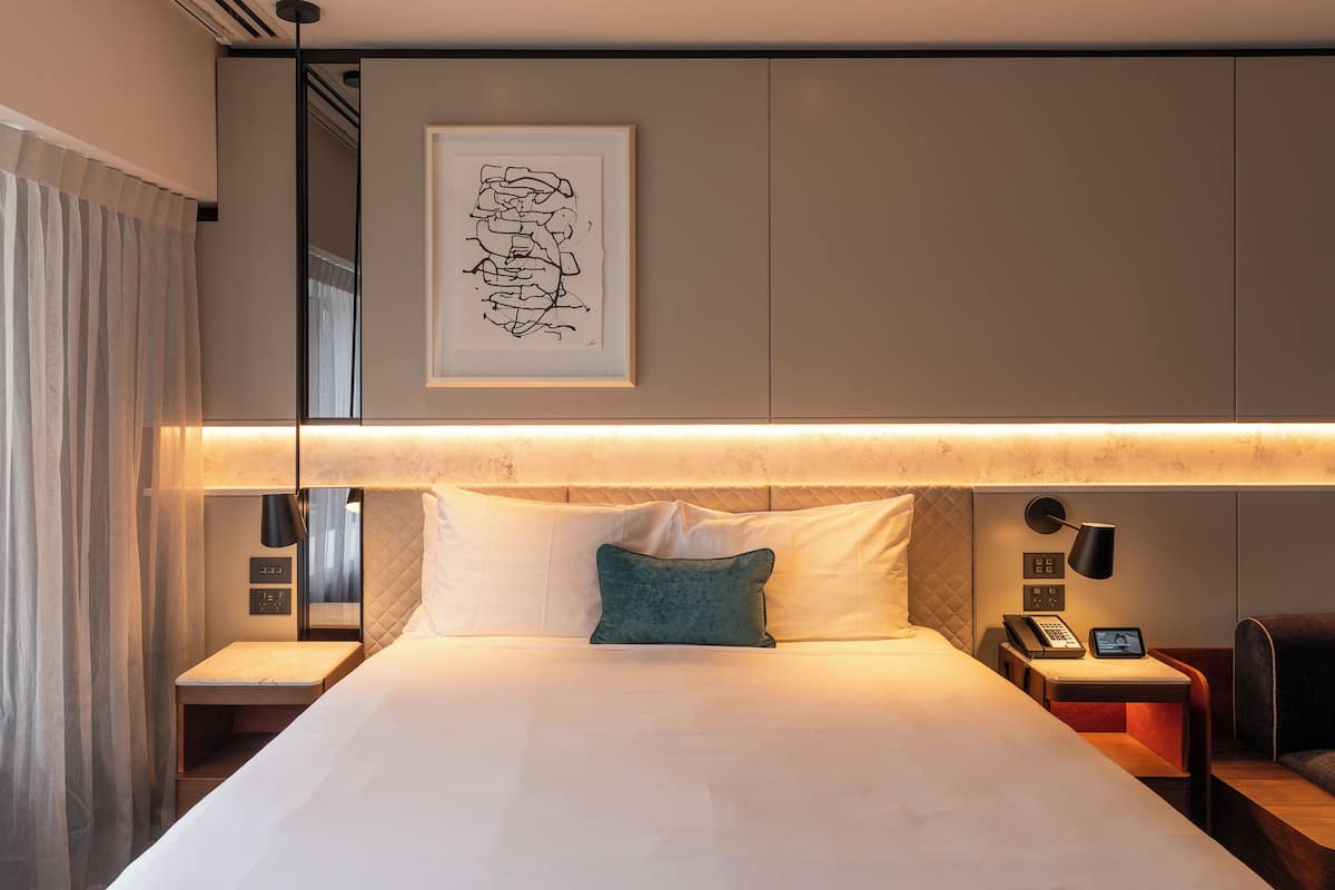 Premium Room, 1 King Bed | 1 bedroom, Egyptian cotton sheets, premium bedding, in-room safe