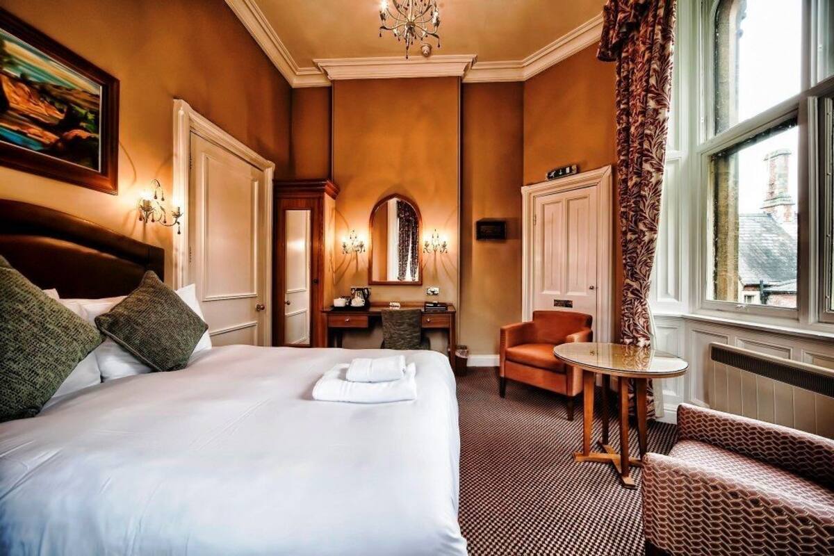 desk, laptop workspace, iron/ironing board, free wifi