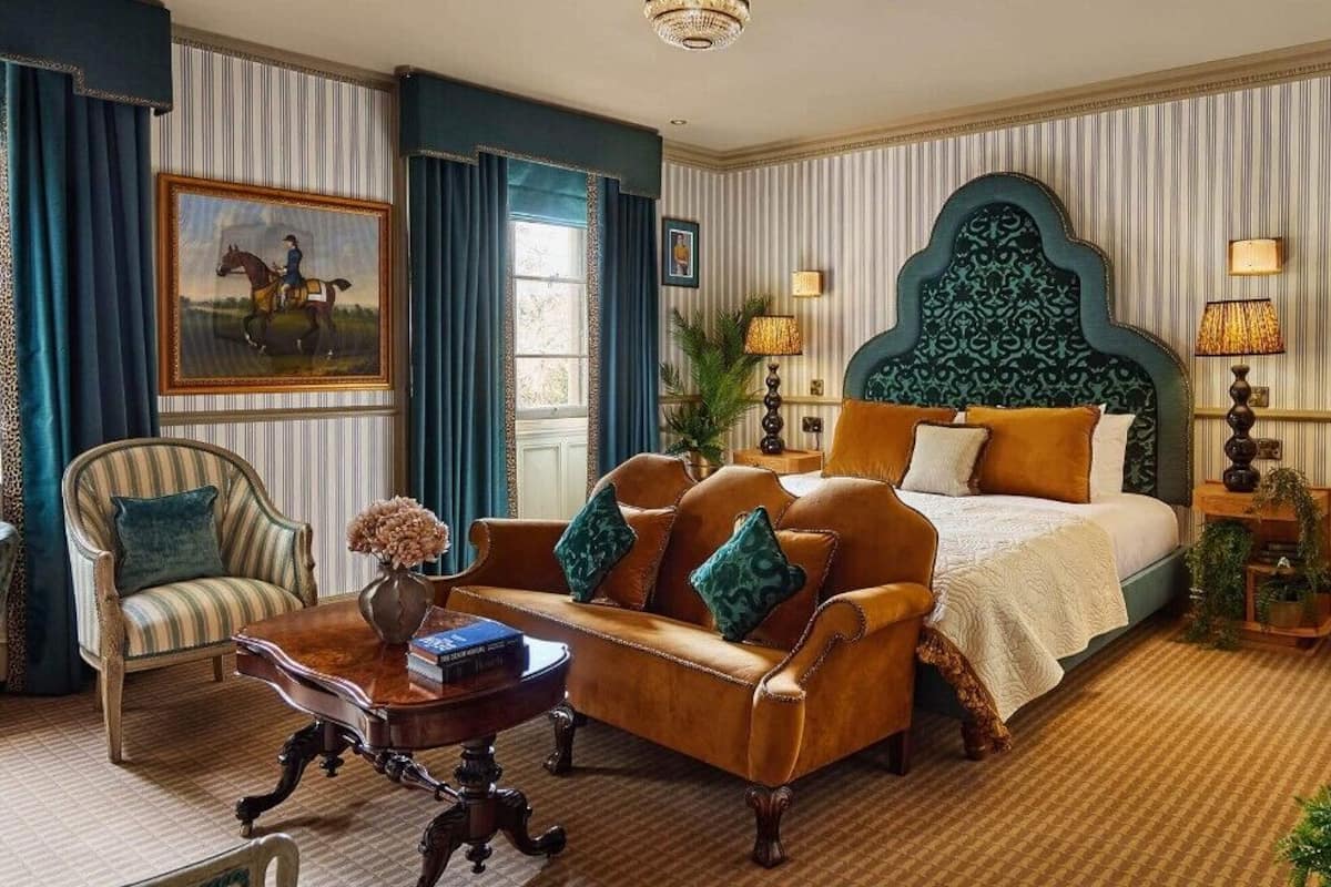 Classic Super King Room | In-room safe, individually decorated, individually furnished, desk
