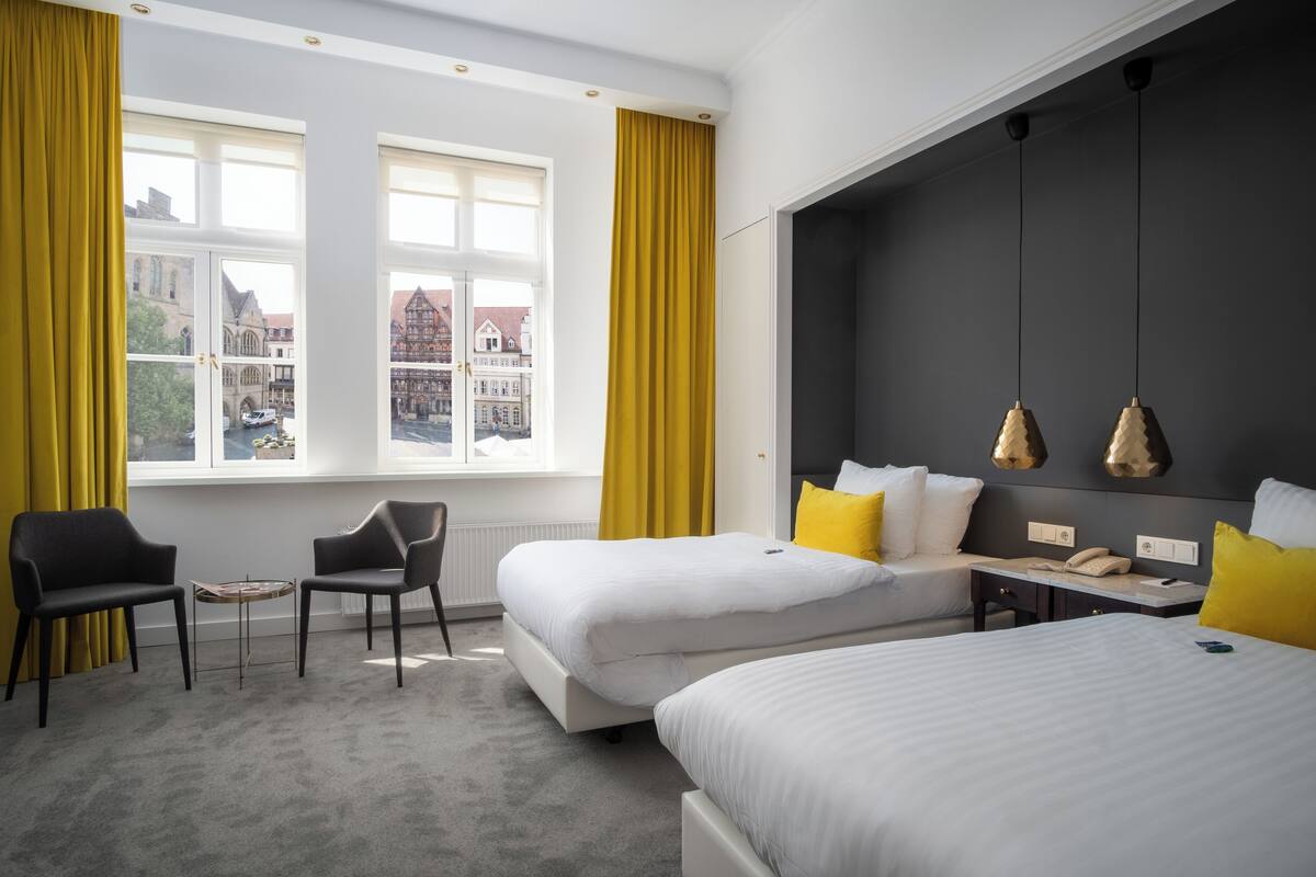 deluxe flamingo (view to market place) twin bed | 1 bedroom, hypo-allergenic bedding, in-room safe, desk