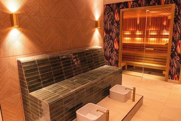 Body treatments, body scrubs, facials, 1 treatment room, massages