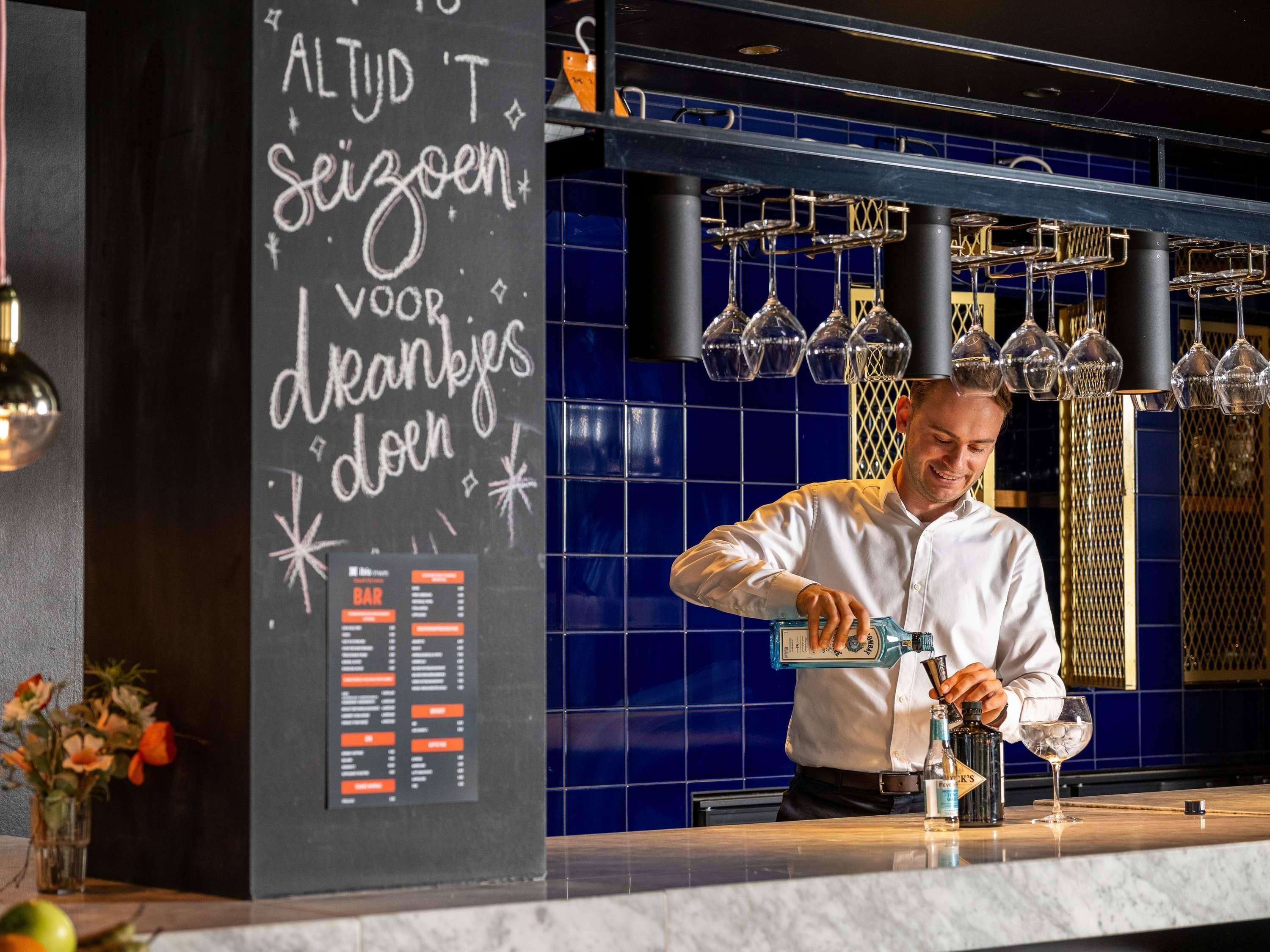 Bar (in der Unterkunft)
