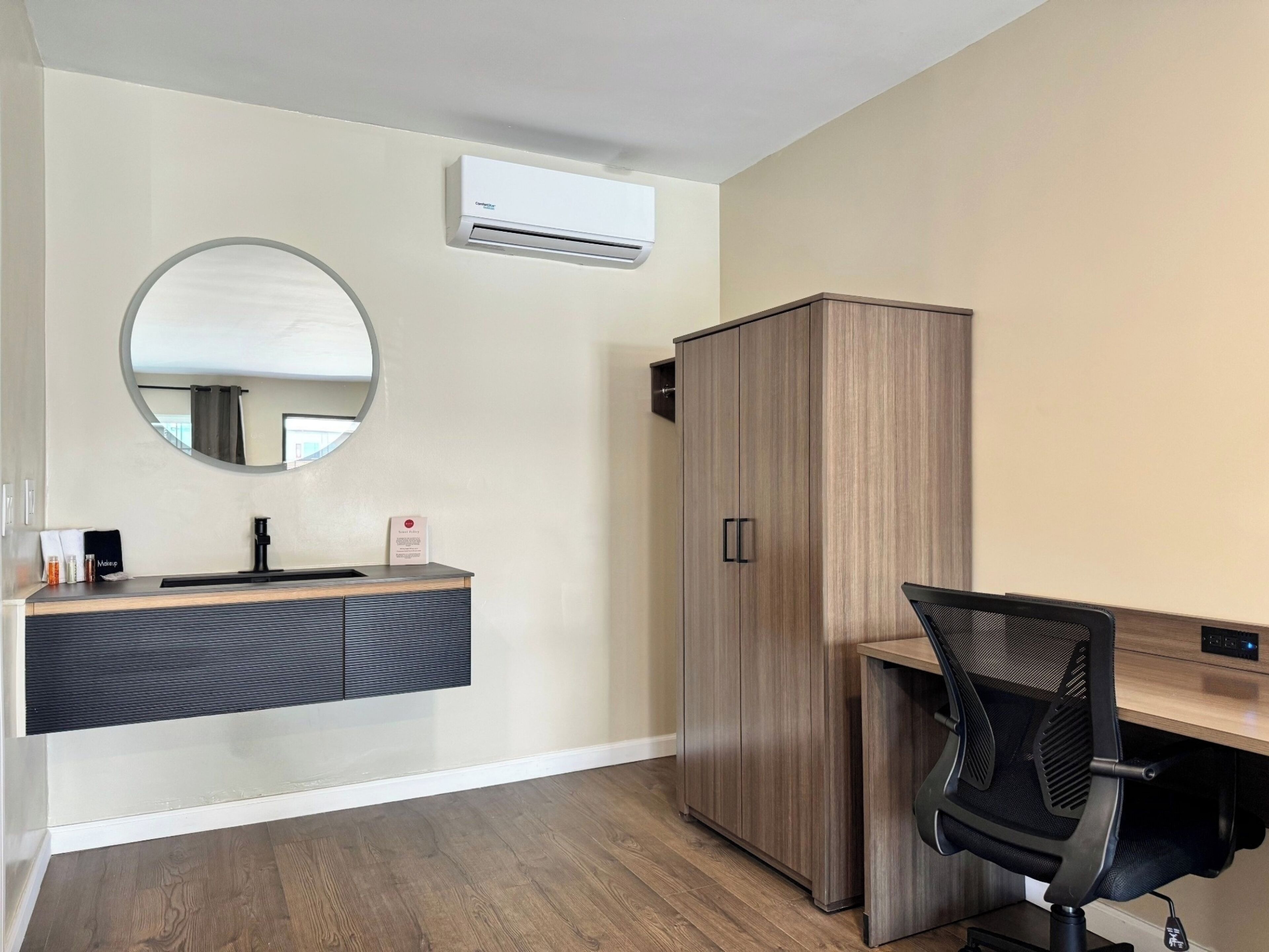 Signature-rum - 2 queensize-sängar - icke-rökare | Sängtillbehör av högsta kvalitet, strykjärn/strykbräda och gratis wi-fi