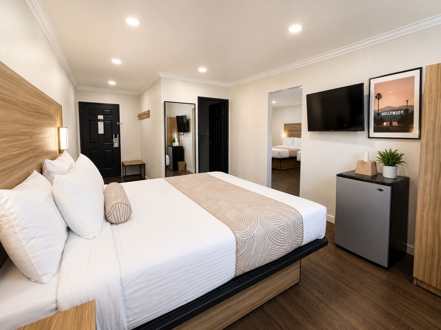 Premium bedding, in-room safe, free WiFi, bed sheets