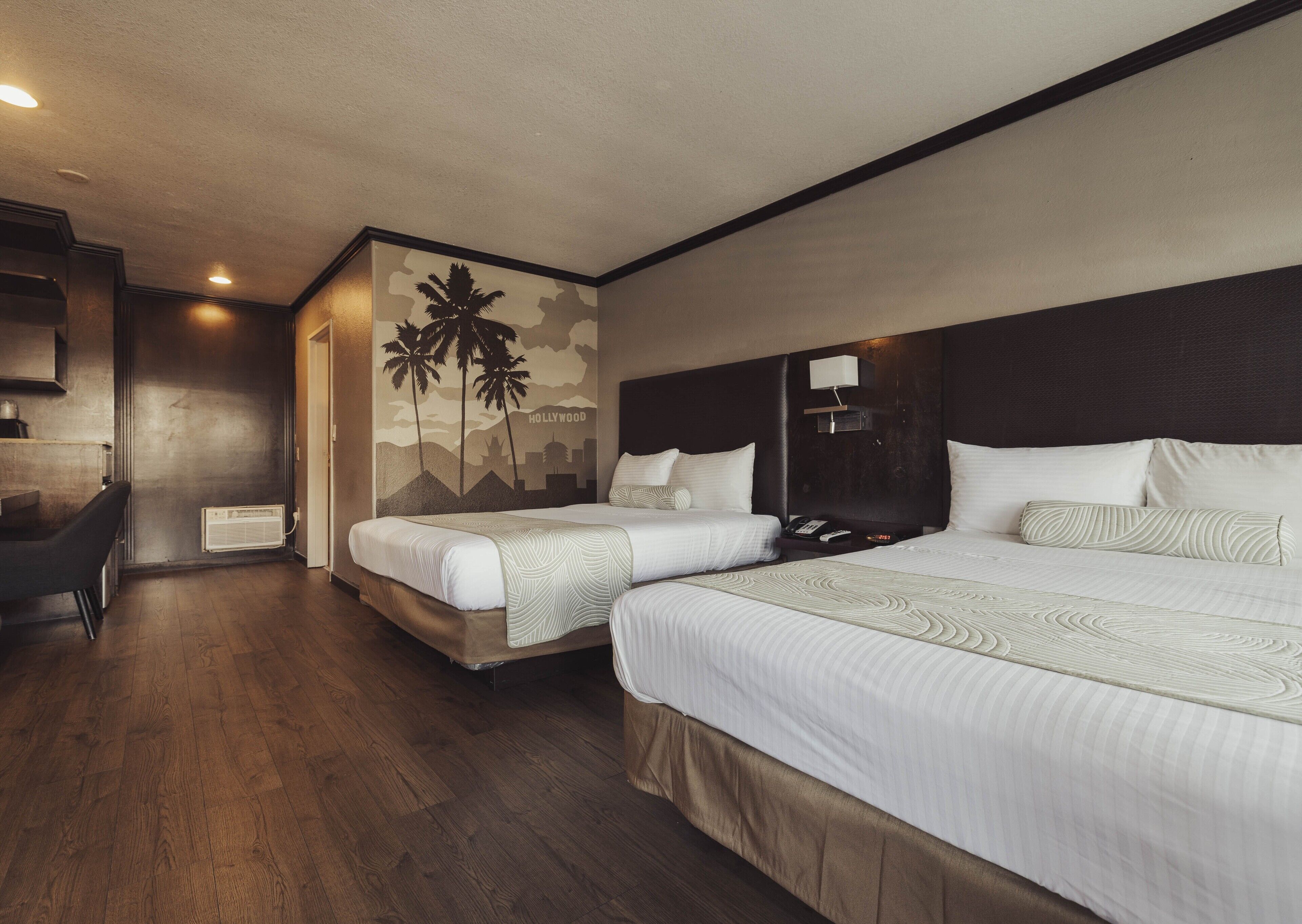 Ropa de cama de alta calidad y tabla de planchar con plancha 