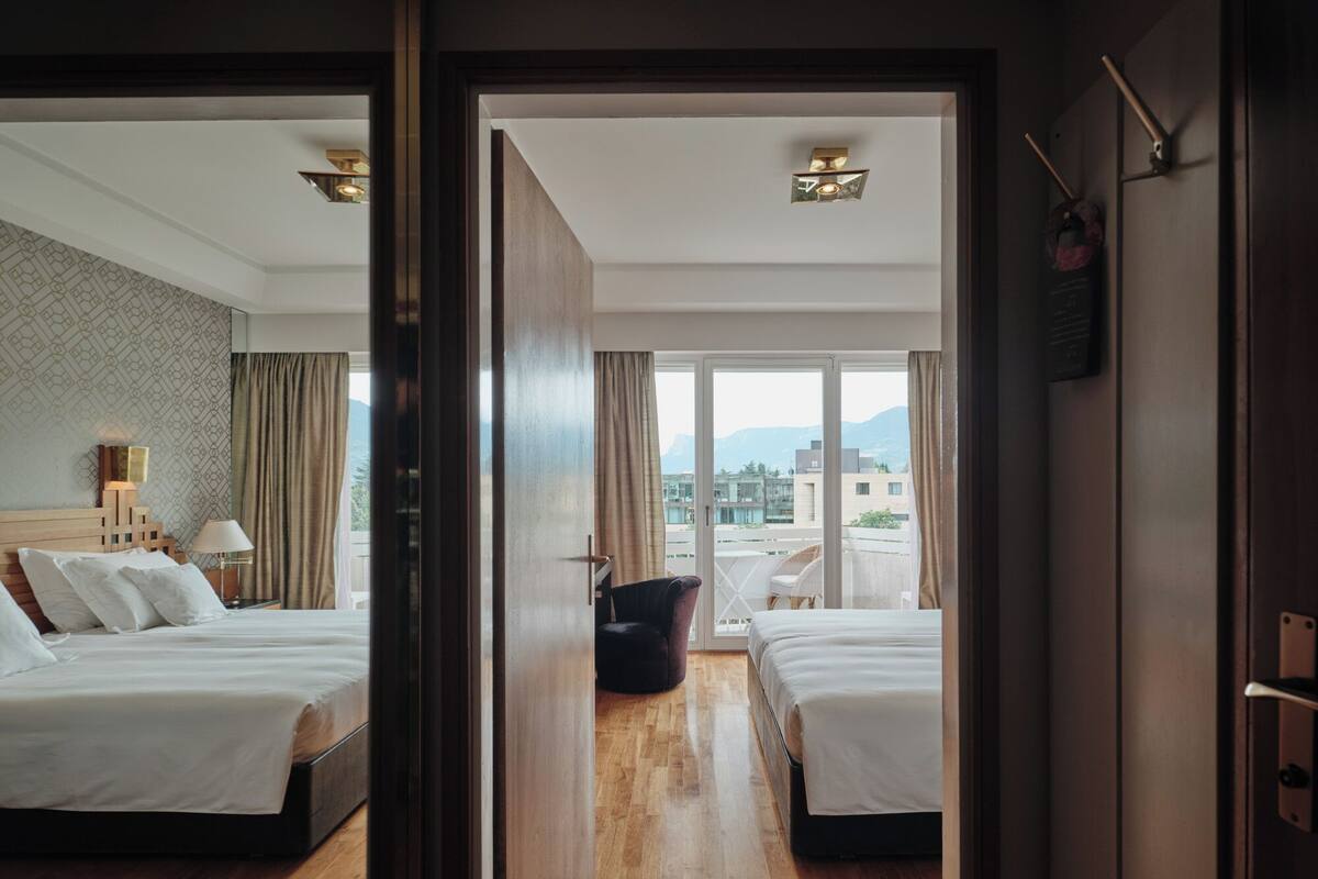 Phòng đôi phong cách cổ điển, ban công | Bộ đồ giường cao cấp, minibar, két bảo mật tại phòng, bàn