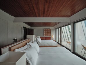 Habitación Deluxe doble, balcón | Ropa de cama de alta calidad, minibar, caja fuerte y escritorio