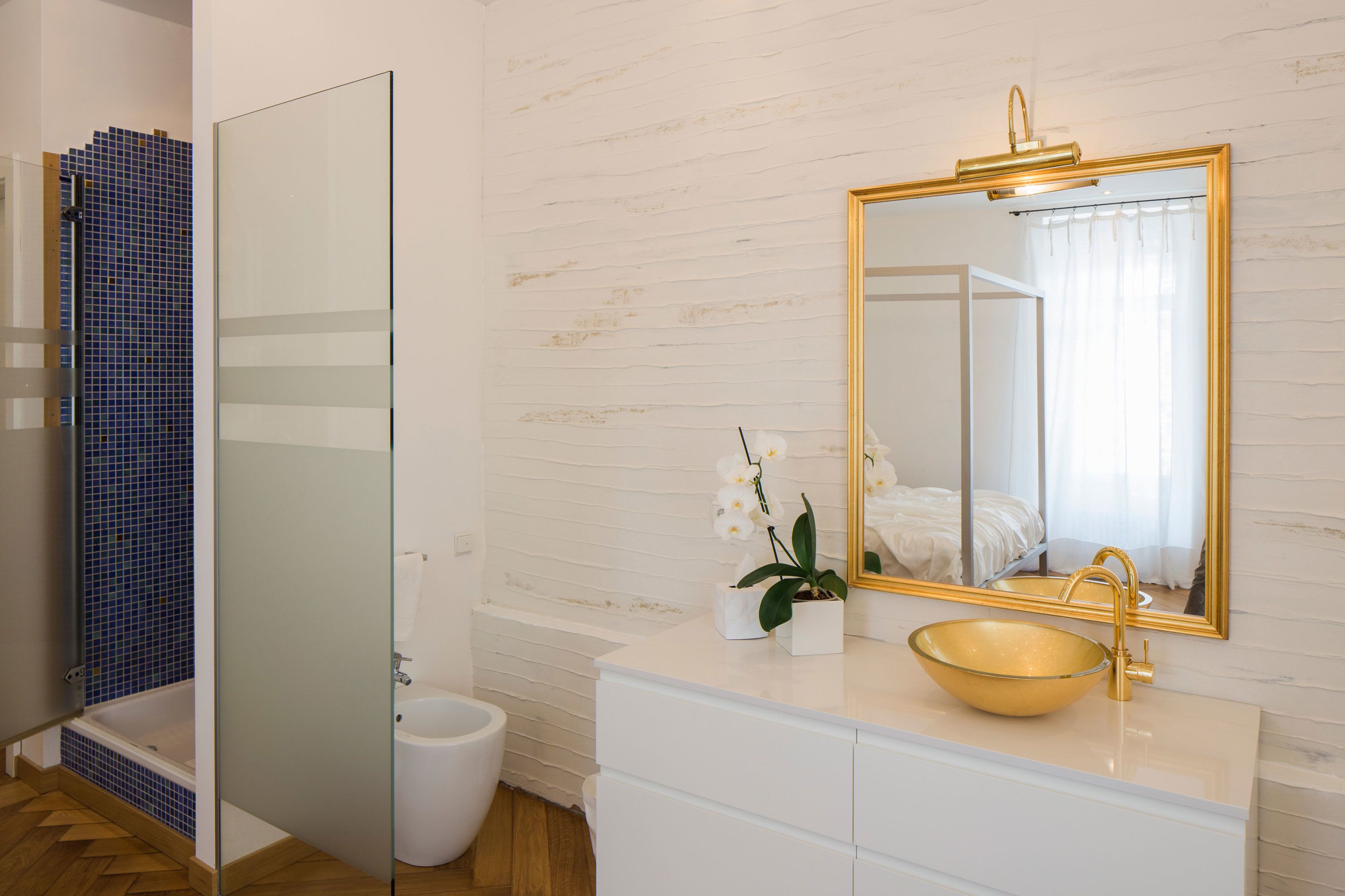 design double room | bathroom | free toiletries, hair dryer, towels