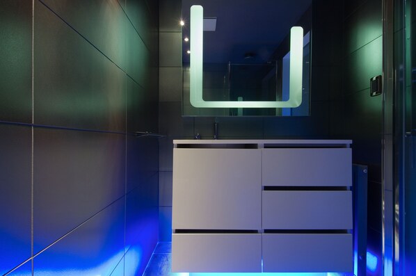 Design Double Room | Premium bedding, minibar, in-room safe, desk - Aurora (Merano)