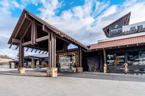 Exterior - Holiday Inn Frisco by IHG (Frisco)