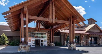 White Peak Hotel
