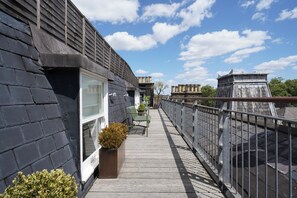 XL Studio, Kitchenette, Shared Terrace | إطلالة على المدينة