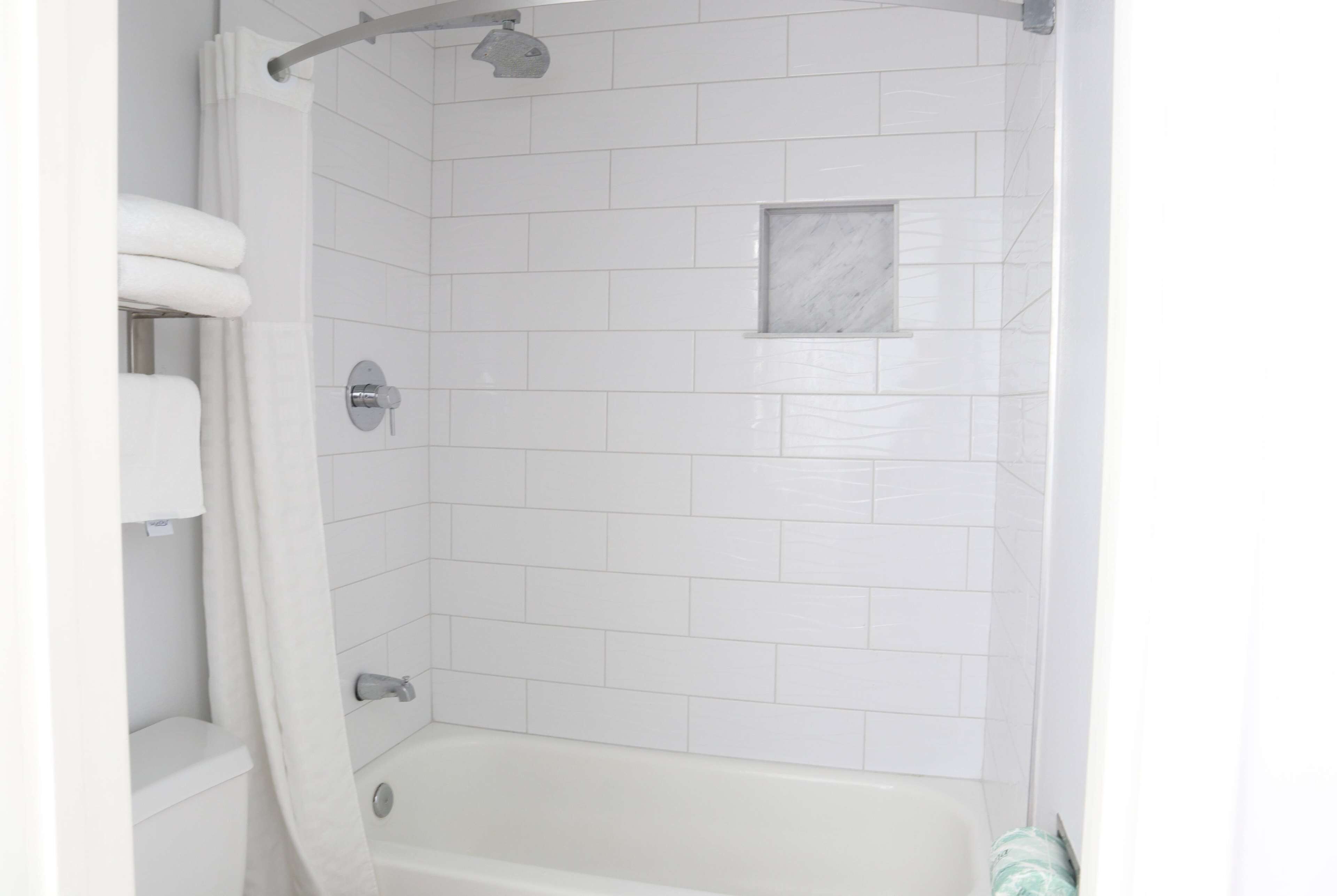 Hårføner, håndklær, såpe og sjampo