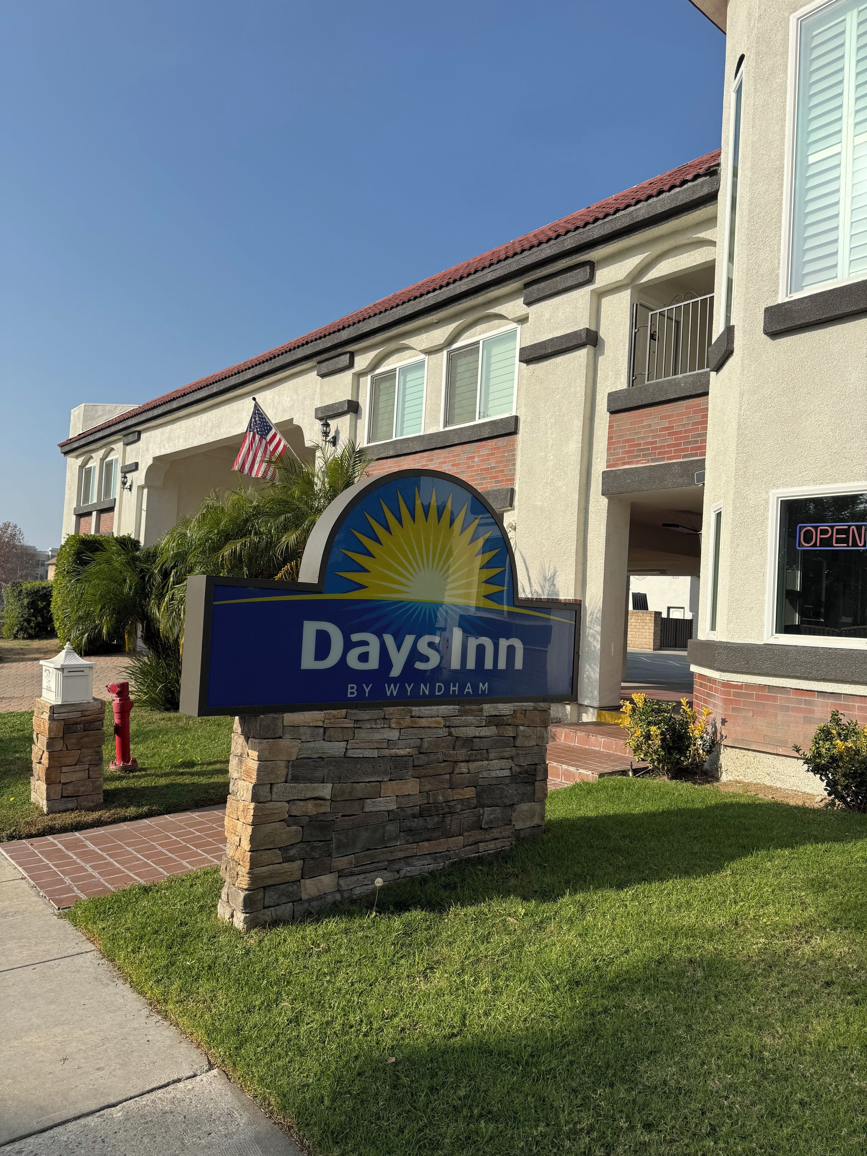 Foto - Days Inn by Wyndham Near City Of Hope