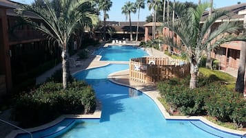 2 outdoor pools