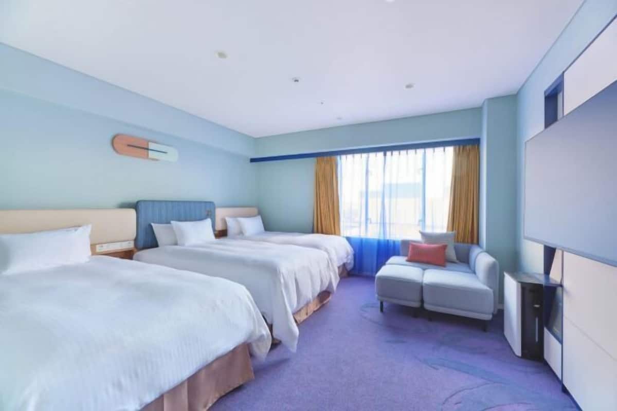 Down duvets, laptop workspace, blackout curtains, free WiFi