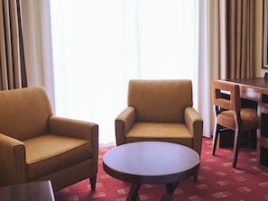 غرفة مزدوجة - سرير كبير - لغير المدخنين - في مبنى ملحق (South Wing) | 1 غرفة نوم وألحفة محشوة بالريش ومساحة عمل للكمبيوتر المحمول وستائر تعتيم