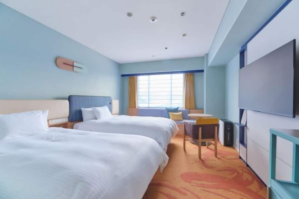 Down duvets, laptop workspace, blackout curtains, free WiFi