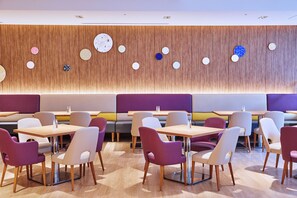 Här finns 4 restauranger som serverar frukost.