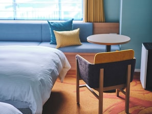 Premium Floor Twin Non-Smoking | Hypo-allergenic bedding, down comforters, laptop workspace