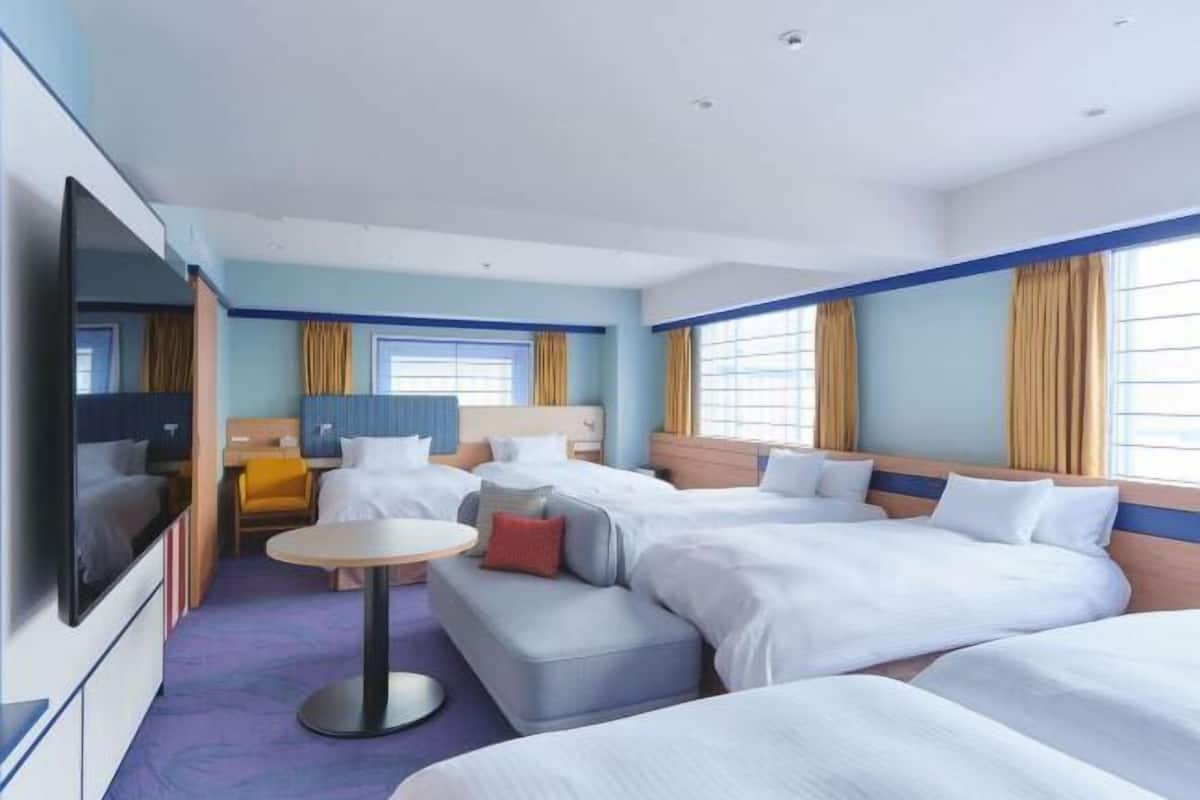 Down duvets, laptop workspace, blackout curtains, free WiFi
