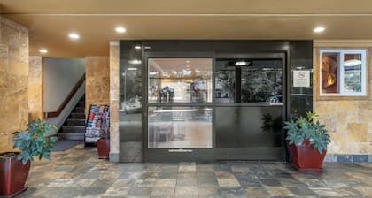 Best Western Plus Airport Plaza