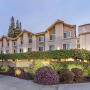 Best Western Plus Airport Plaza
