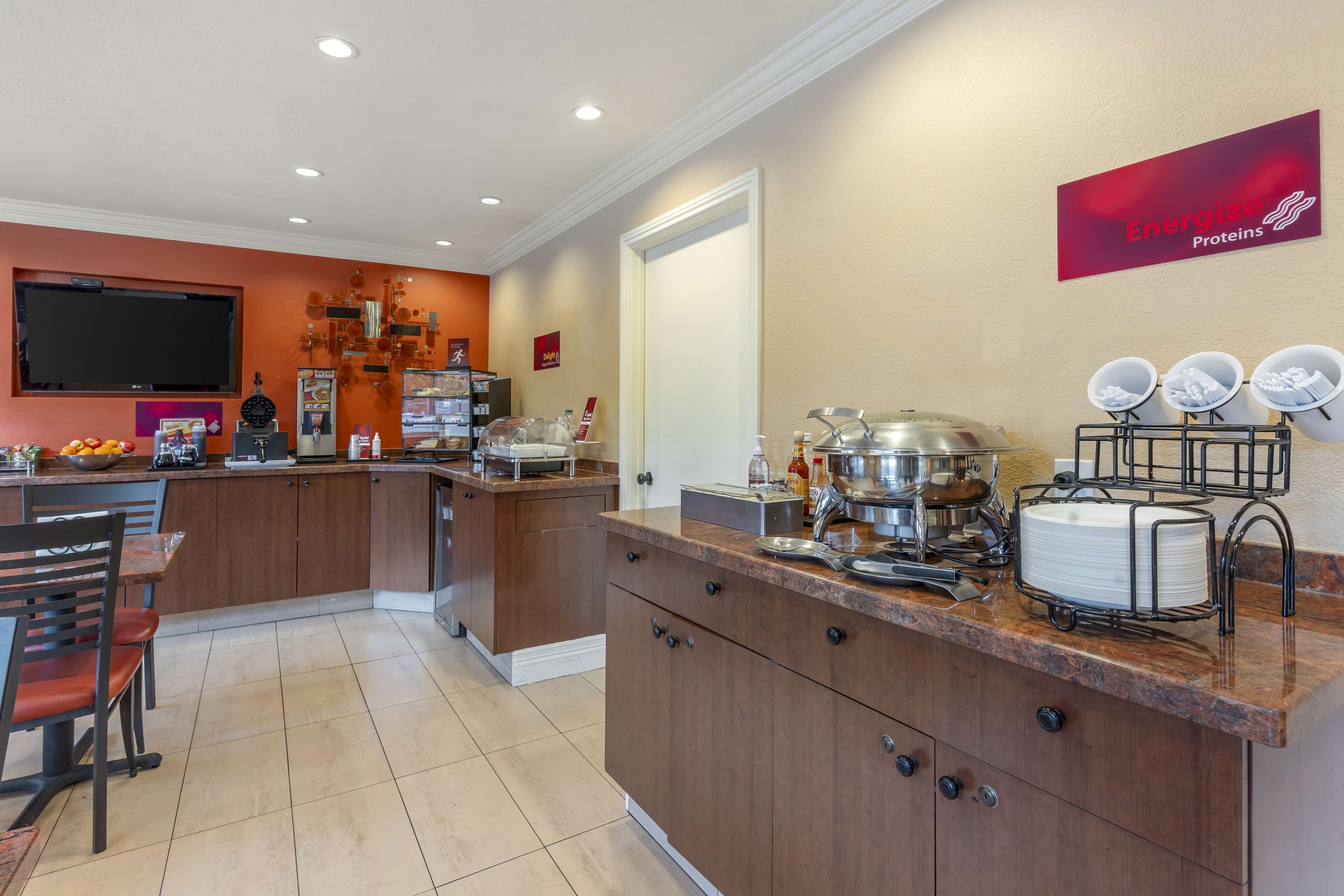 free daily on-the-go breakfast