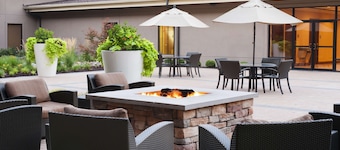 DoubleTree by Hilton Collinsville - St. Louis