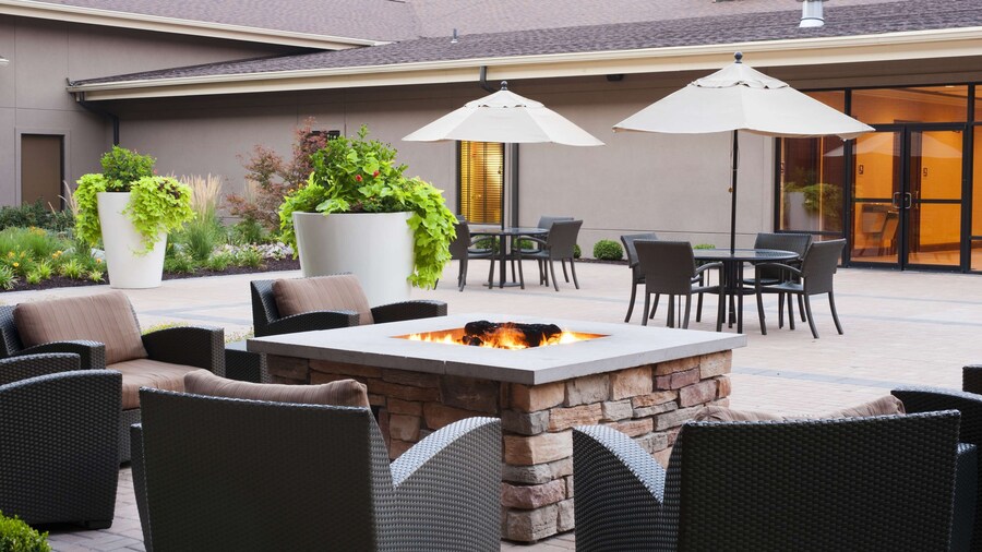 DoubleTree by Hilton Collinsville - St. Louis