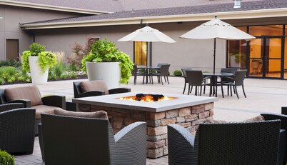 DoubleTree by Hilton Collinsville - St. Louis