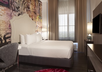 In-room safe, desk, iron/ironing board, free WiFi at Hotel Indigo Atlanta Midtown, an IHG Hotel