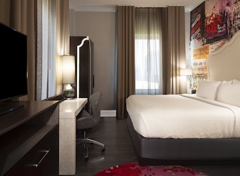 Standard Room, 1 King Bed, View (Fox Theater View) | In-room safe, desk, iron/ironing board, free WiFi at Hotel Indigo Atlanta Midtown, an IHG Hotel