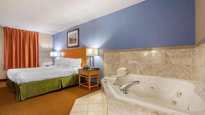 Premium bedding, desk, blackout drapes, soundproofing - Hammock Hotel Lancaster PA (Lancaster)