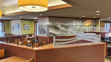 4 restaurants, breakfast, lunch, dinner served; American cuisine