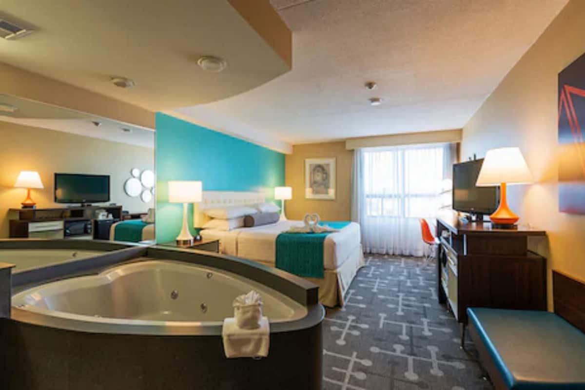 deluxe room, 1 king bed, non smoking, hot tub | view from room