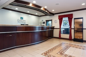 Lobby - Quality Inn & Suites Quakertown - Allentown (Quakertown)