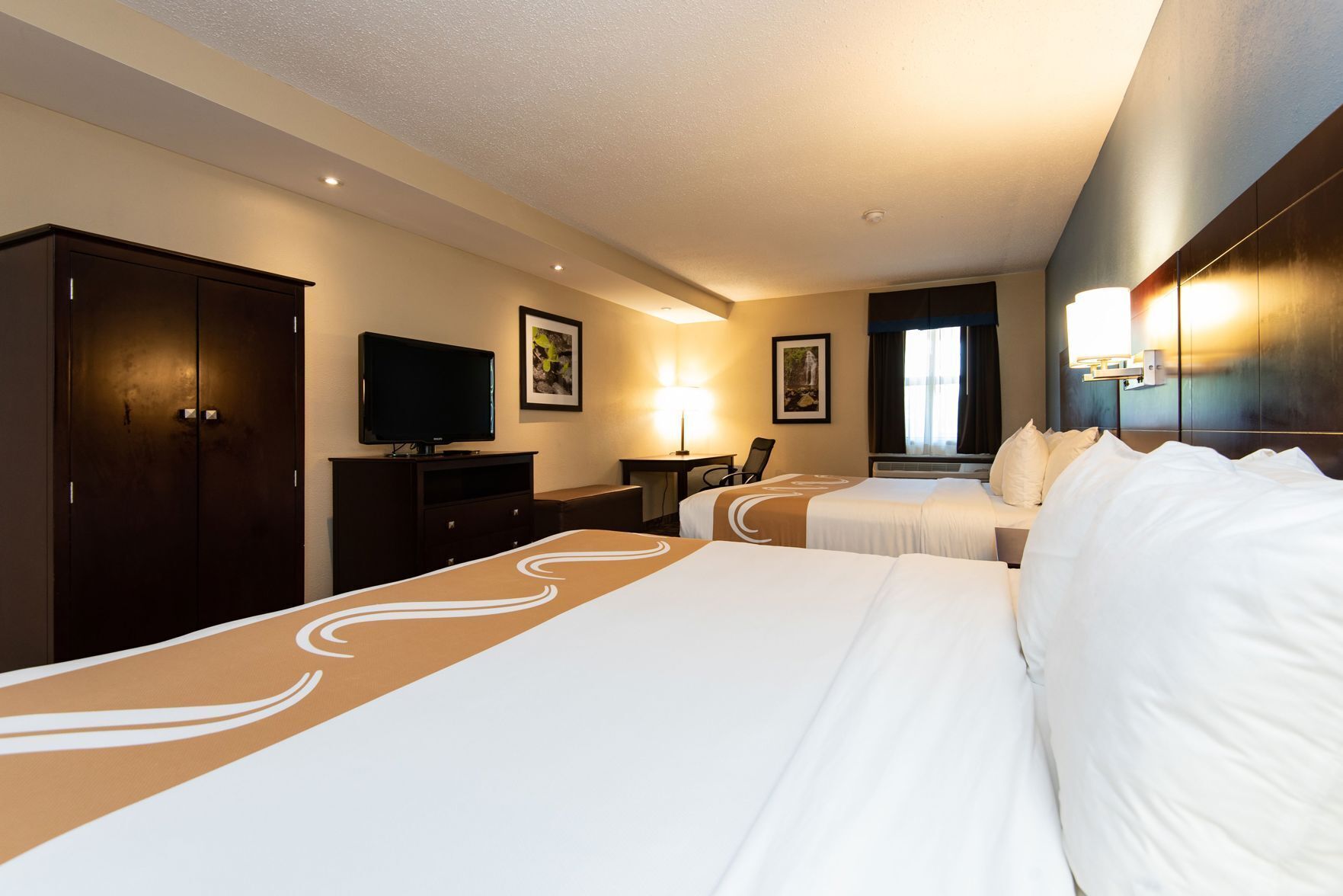 1 chambre, literie de qualité, lit avec matelas à plateau-coussin